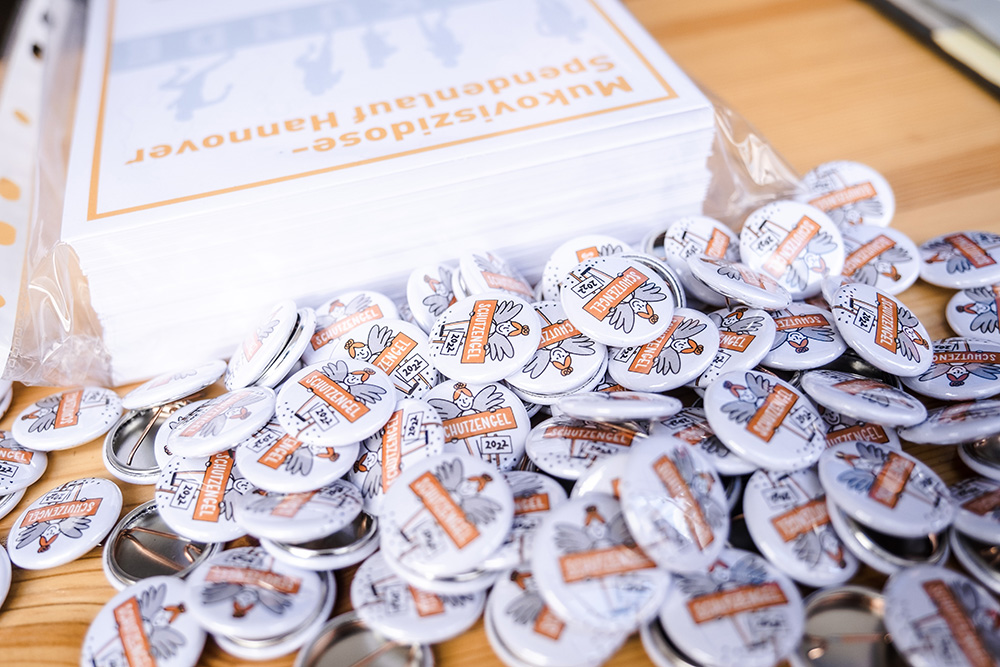 Foto Muko-Spendenlauf Hannover: Schutzengelbuttons und Urkunden