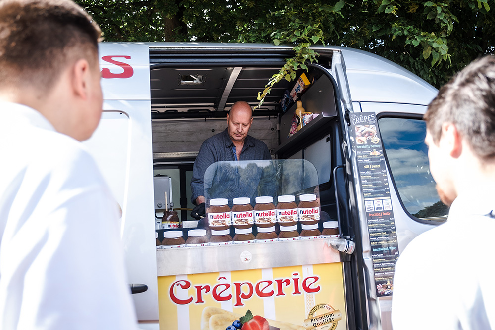 Foto Muko-Spendenlauf Hannover: Crepes-Verkäufer